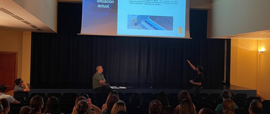 Reunión sobre las obras de la cubierta del colegio